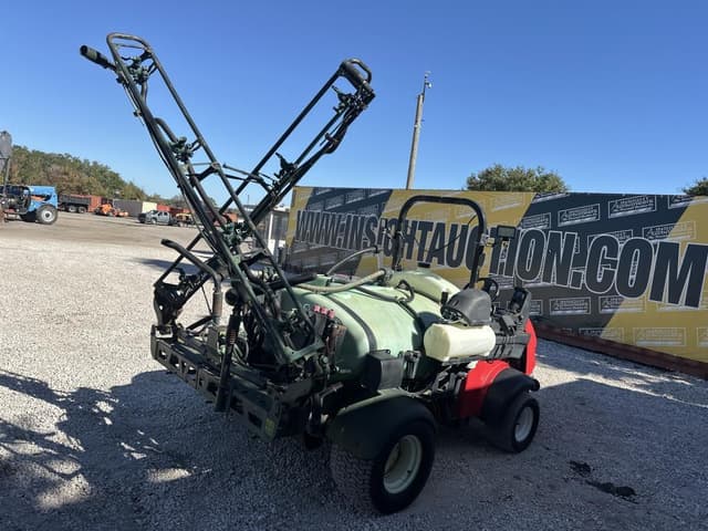 Image of Toro Multi Pro 1750 equipment image 2