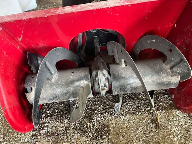 Image of Toro SnowMaster 724 equipment image 1