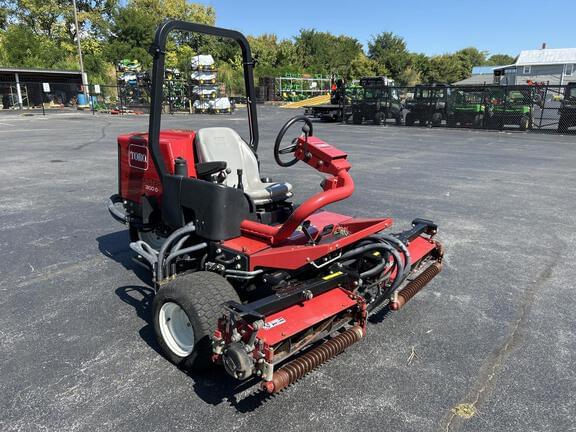 Image of Toro Reelmaster 3100D equipment image 2