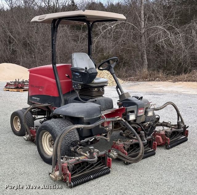 Image of Toro Reelmaster CrossTrax 5610 equipment image 2