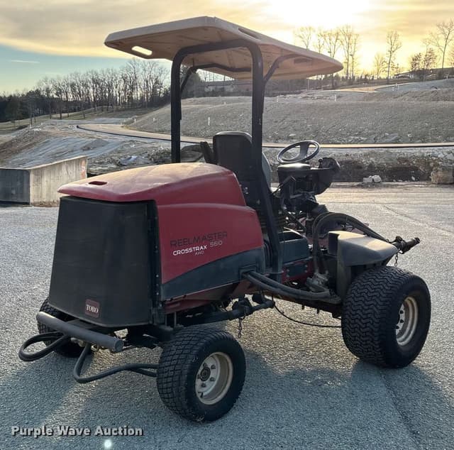 Image of Toro Reelmaster CrossTrax 5610 equipment image 4