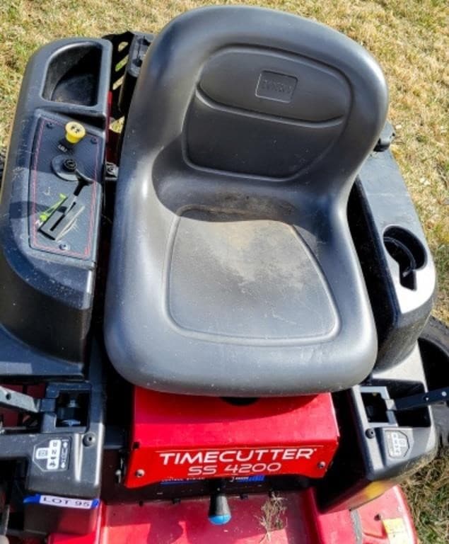 Image of Toro Timecutter SS4200 equipment image 3