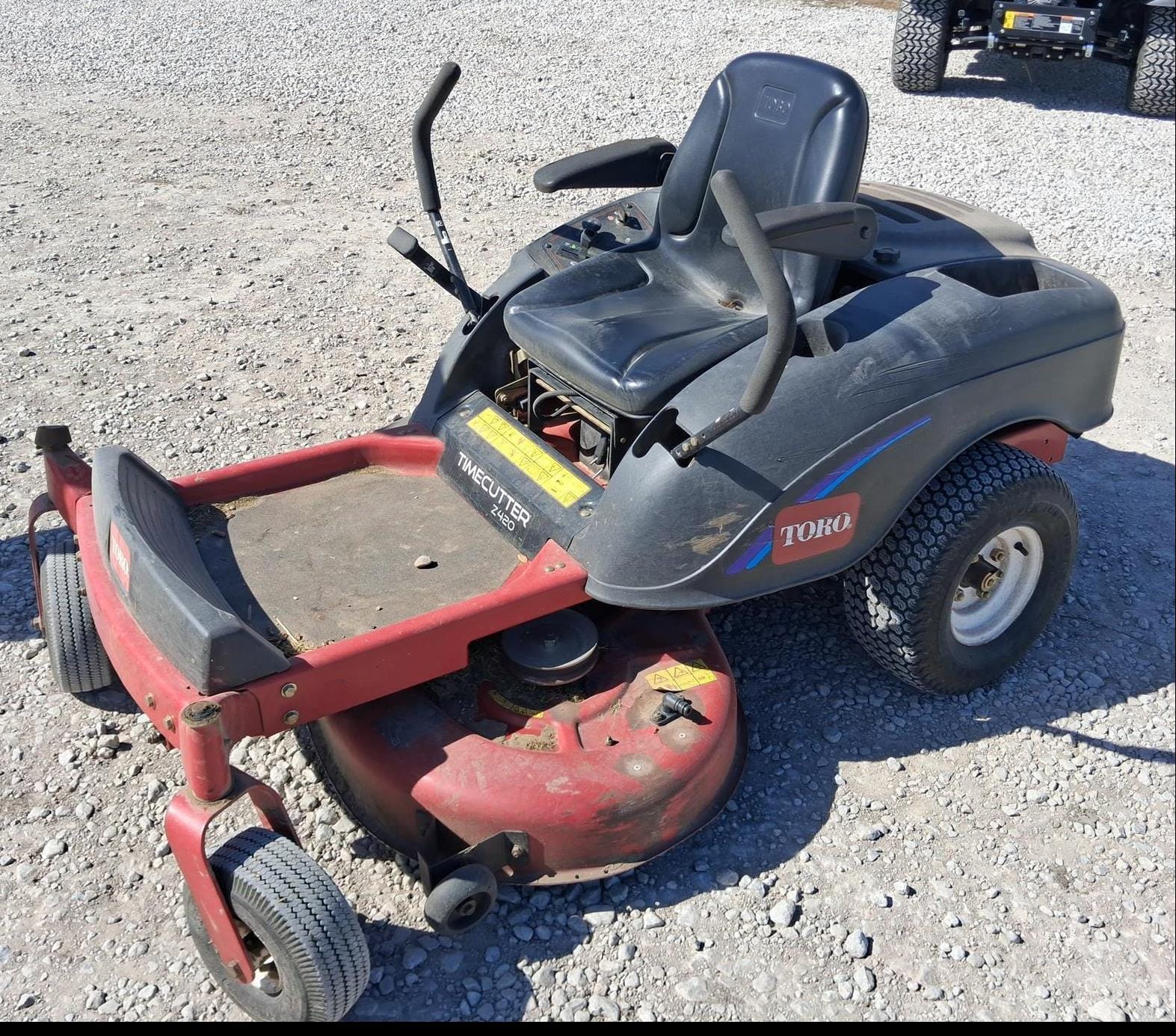 Toro Z420 Equipment Image0