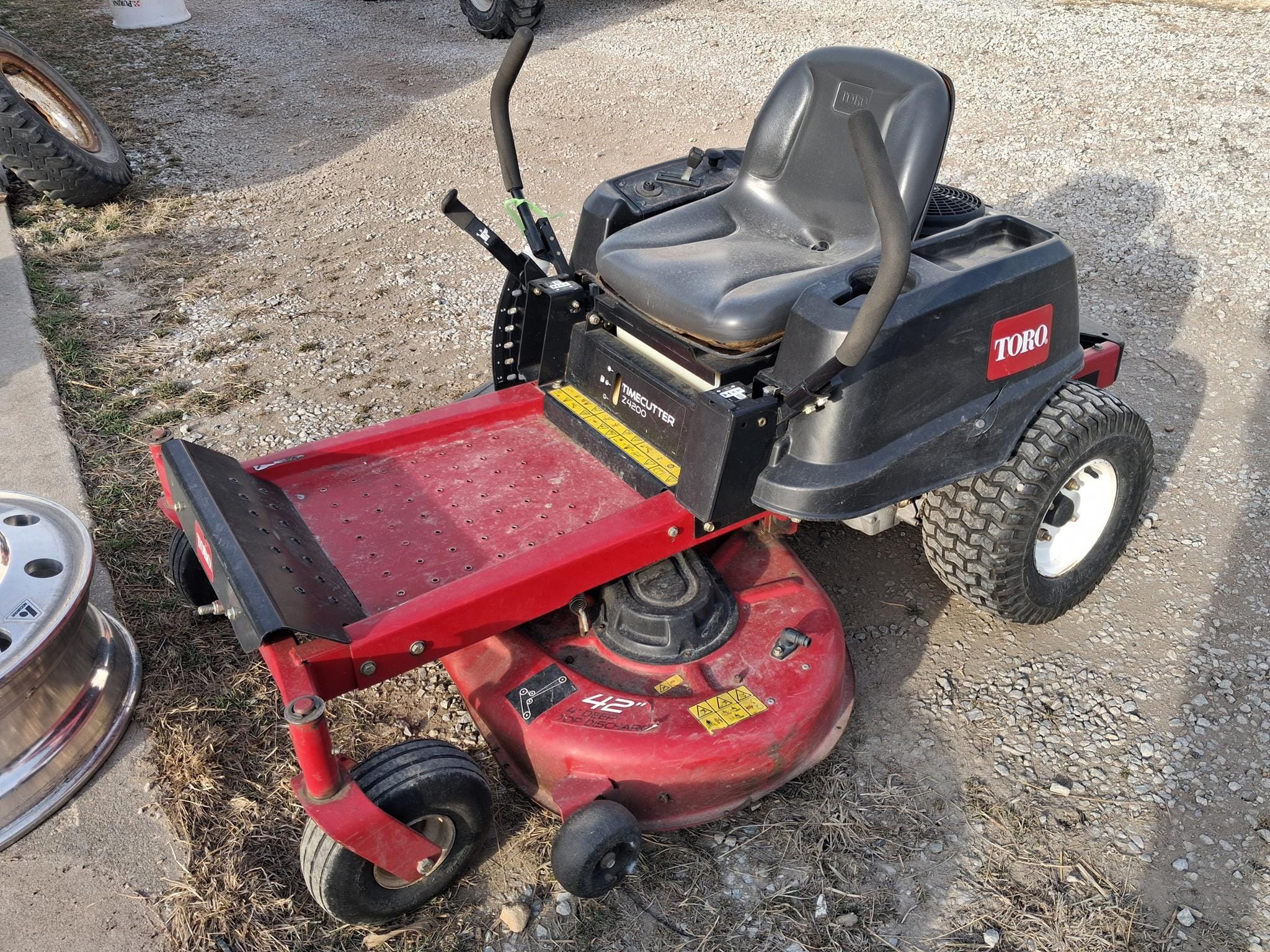 Toro Timecutter Z4200 Equipment Image0
