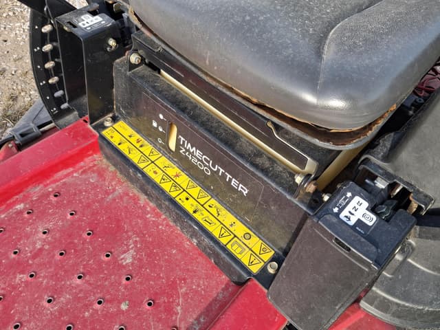 Image of Toro Timecutter Z4200 equipment image 3