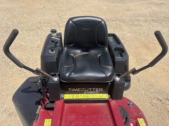 Image of Toro Timecutter Z4200 equipment image 4