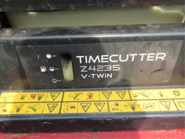 Image of Toro Timecutter Z4235 equipment image 2
