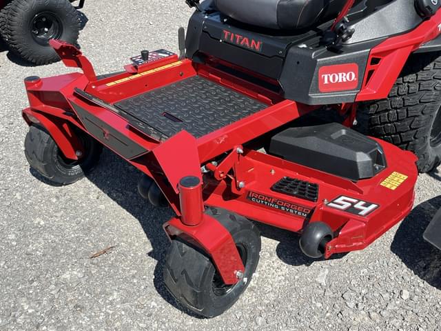 Image of Toro Titan equipment image 3