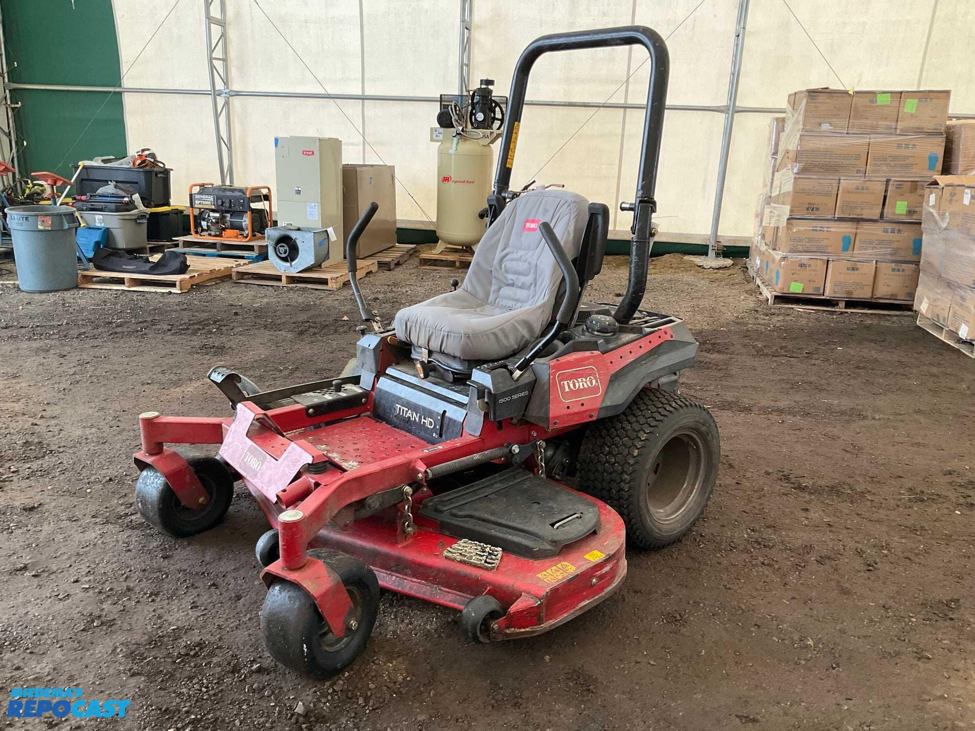 Main image Toro Titan HD