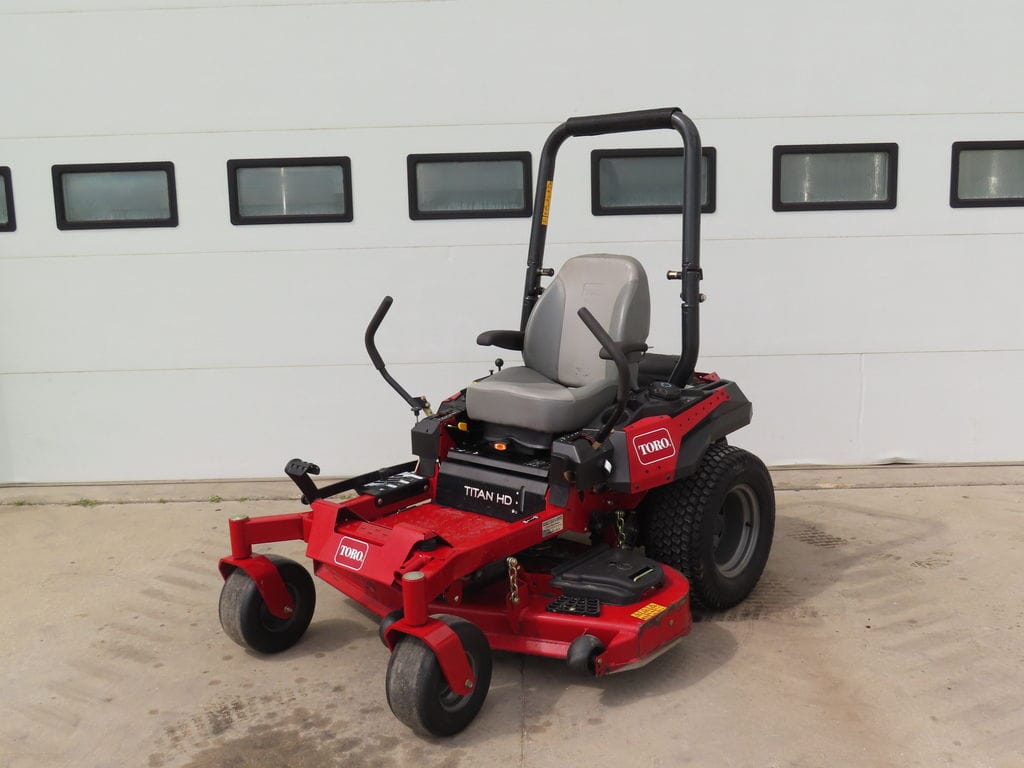 Toro Titan HD 2000 Series Equipment Image0