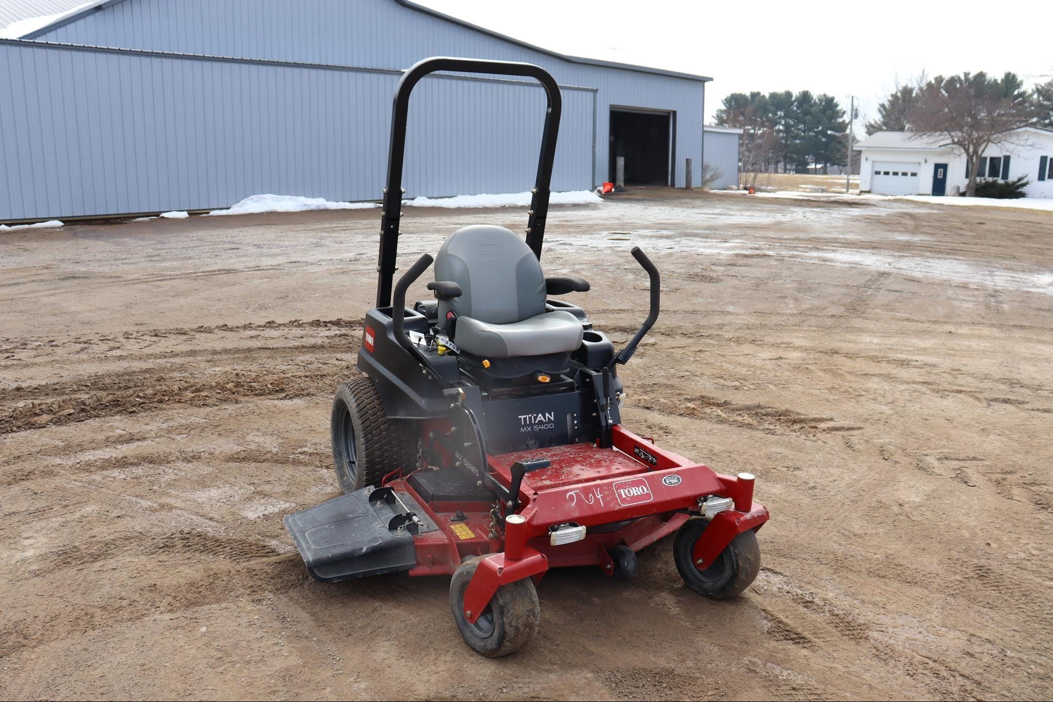 Toro Titan MX5400 Equipment Image0