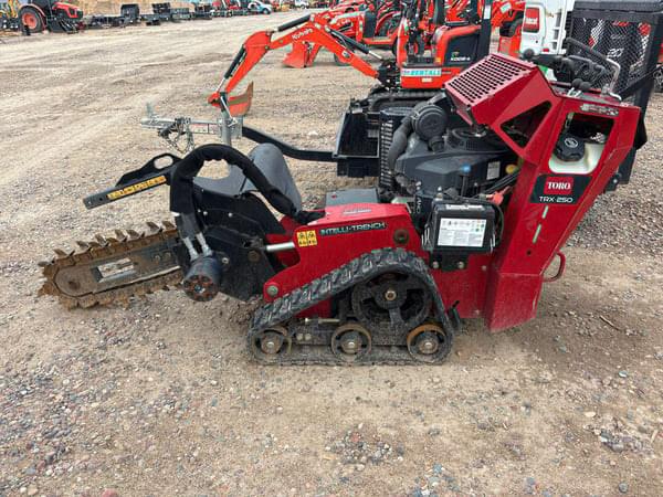 Image of Toro TRX-250 equipment image 1