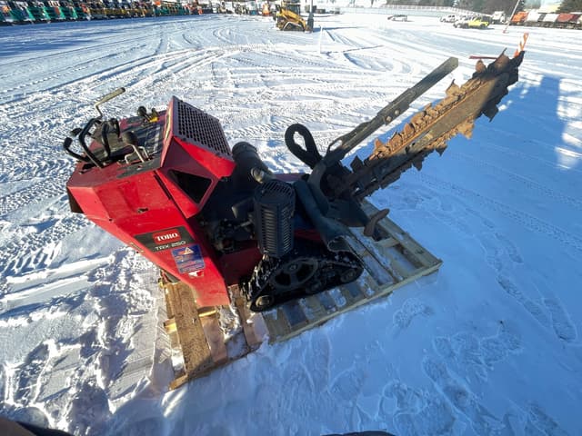 Image of Toro TRX-250 equipment image 2