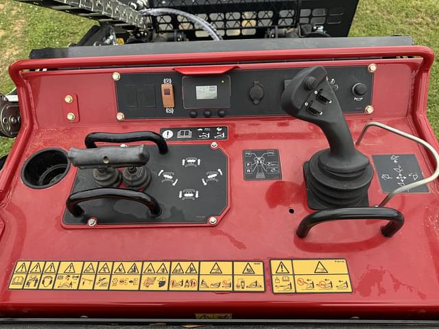 Image of Toro Dingo TXL2000 equipment image 3