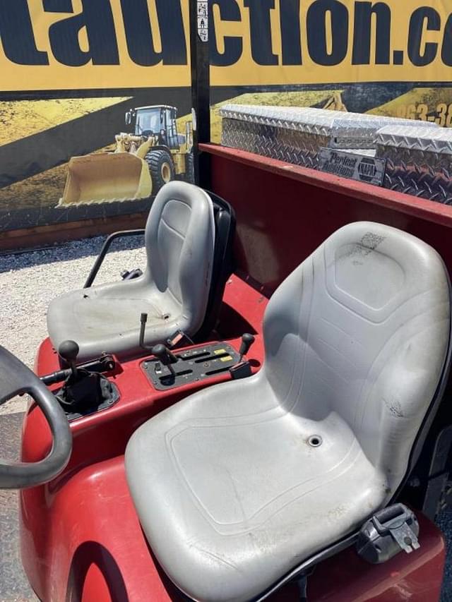 Image of Toro Workman 3200 equipment image 4