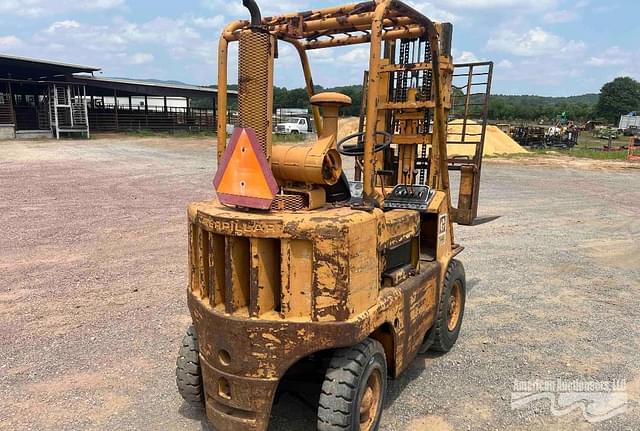 Image of Towmotor V40 equipment image 4