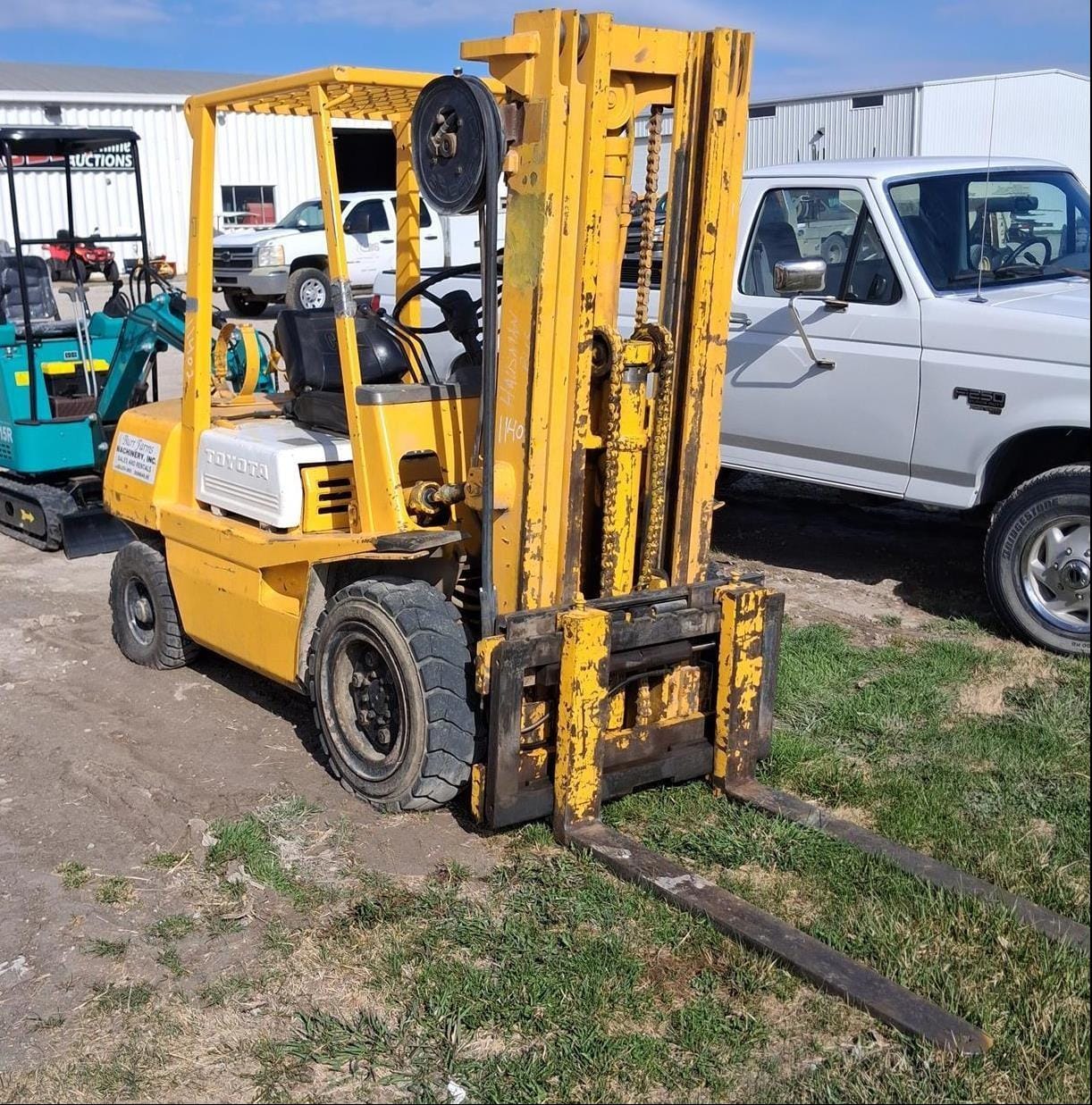 Toyota 02-2FG30 Equipment Image0