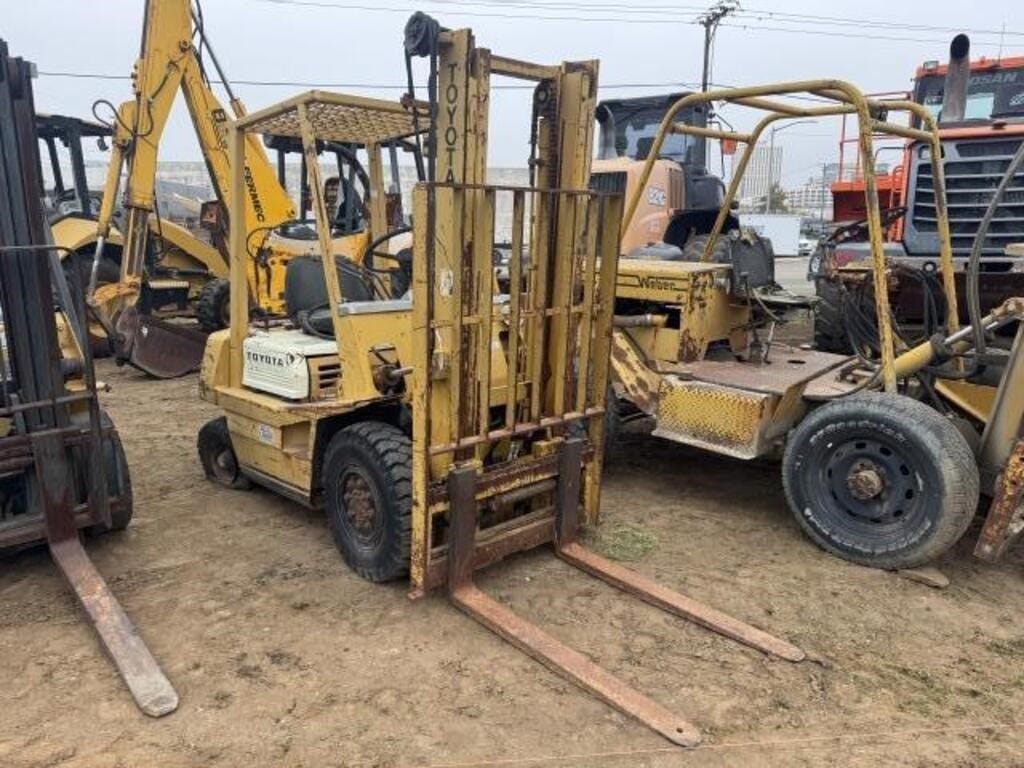 Toyota 20 Equipment Image0