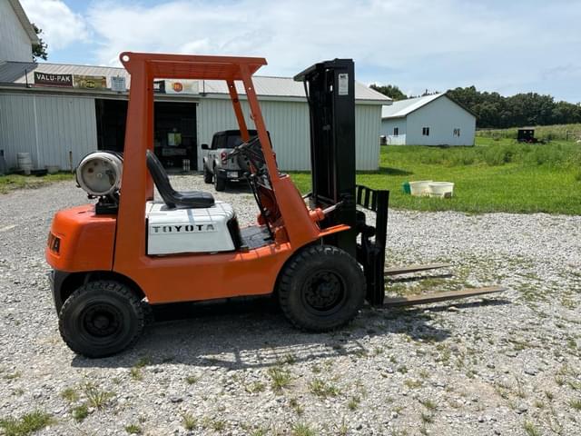 Image of Toyota 2FG20 equipment image 2