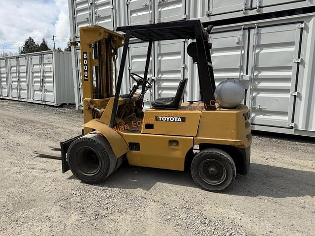 Image of Toyota 2FG32 equipment image 3