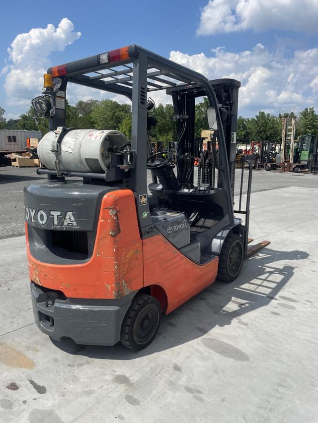 Image of Toyota 8FGCU25 equipment image 2