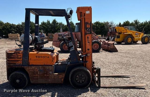 Image of Toyota 42-5FG25 equipment image 3