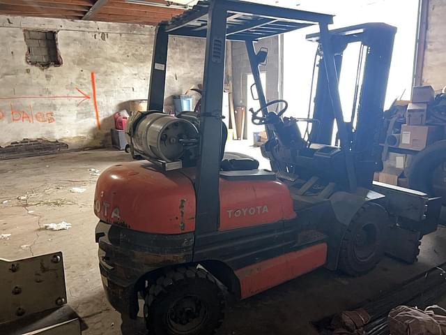 Image of Toyota 42 6FGU20 equipment image 3