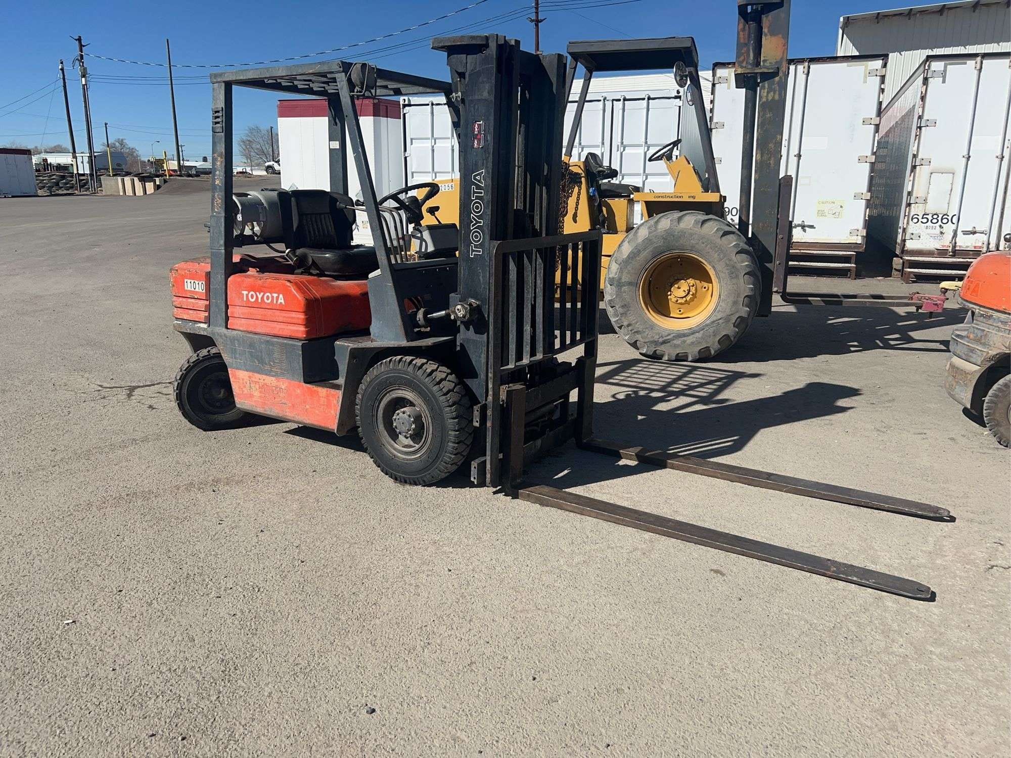 Toyota 42-6FG25 Equipment Image0