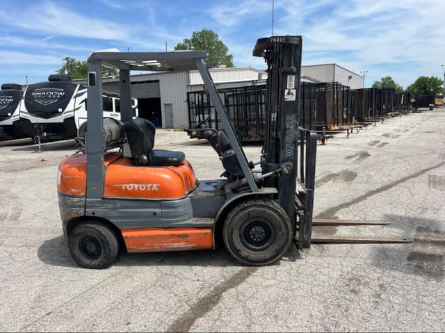 Image of Toyota 42-6FG25 equipment image 3