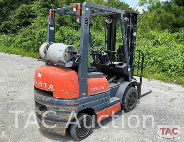 Image of Toyota 426FGCU20 equipment image 4