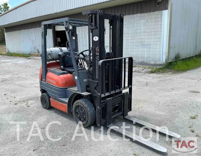 Image of Toyota 426FGCU20 equipment image 2