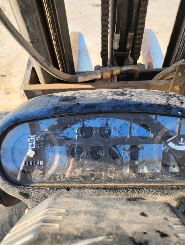 Image of Toyota 426FGCU25 equipment image 3