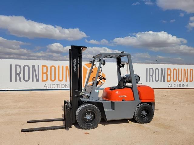 Image of Toyota 52-6FGU35 equipment image 1
