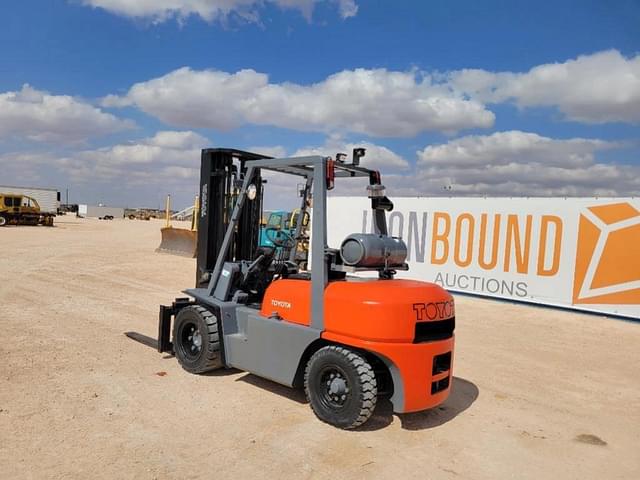 Image of Toyota 52-6FGU35 equipment image 2