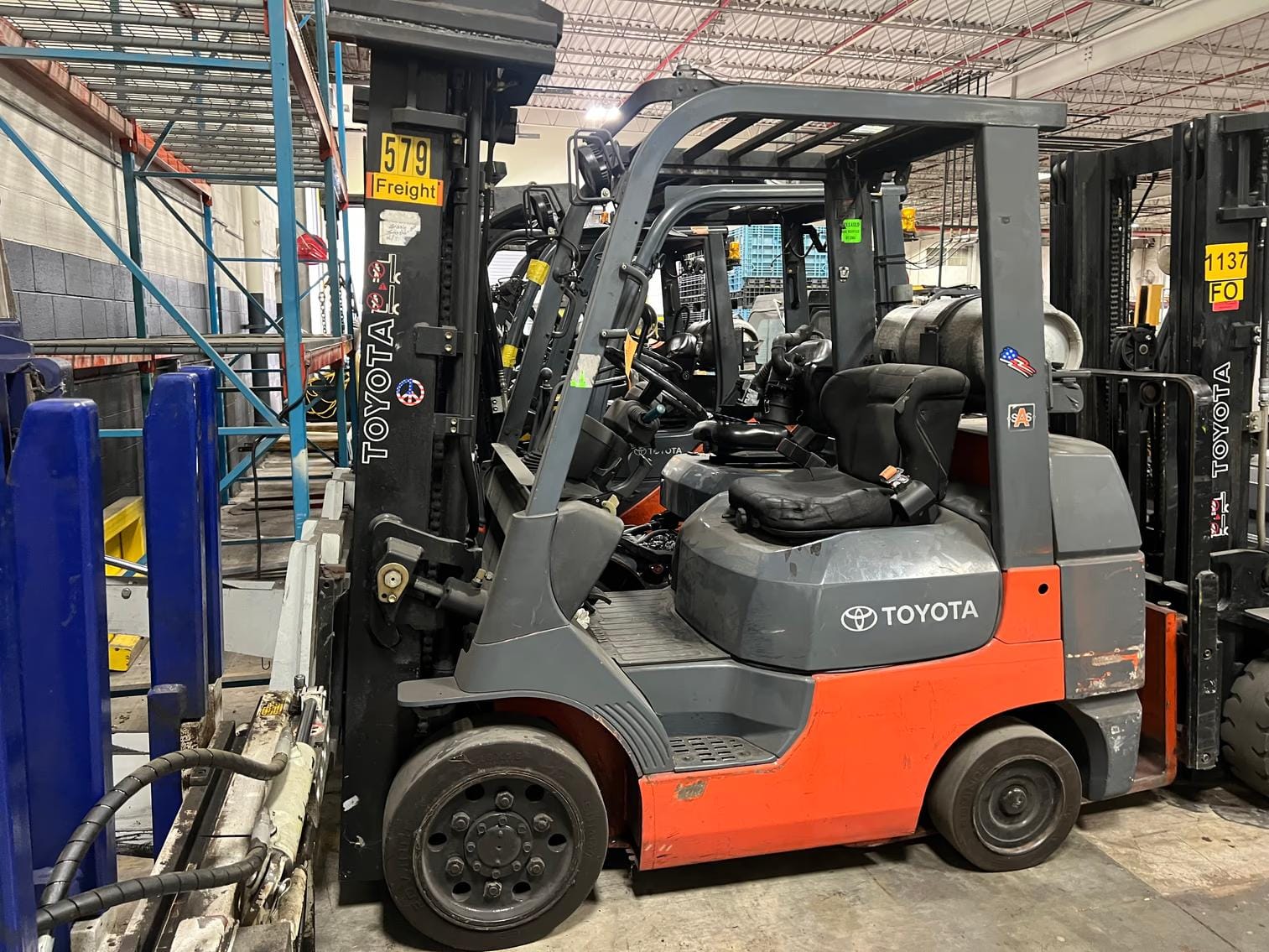 Toyota 7FGCU30 Equipment Image0