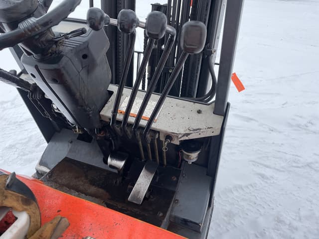 Image of Toyota 5FBCU15 equipment image 4