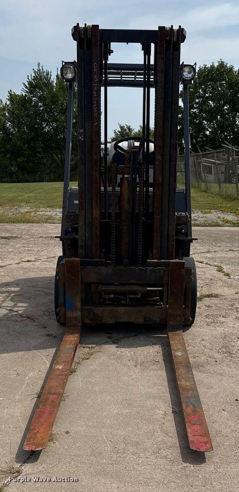 Image of Toyota 5FGC25 equipment image 1