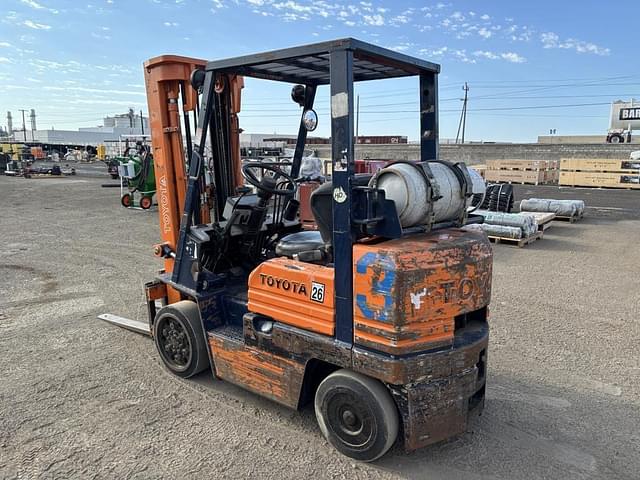 Image of Toyota 5FGC25 equipment image 3