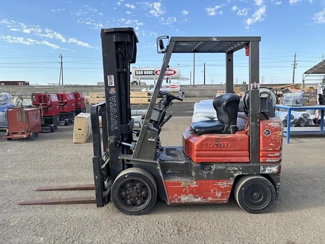Image of Toyota 5FGC25 equipment image 4
