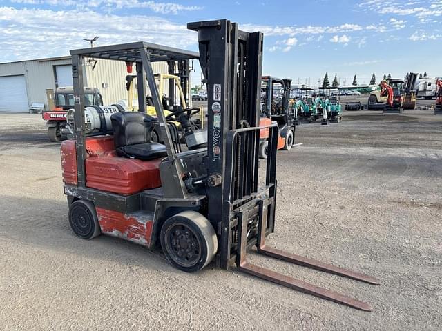 Image of Toyota 5FGC25 equipment image 1