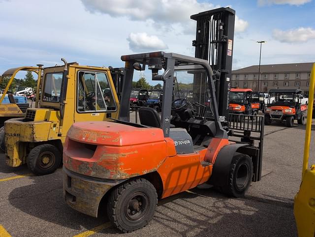 Image of Toyota 7FDAU50 equipment image 3