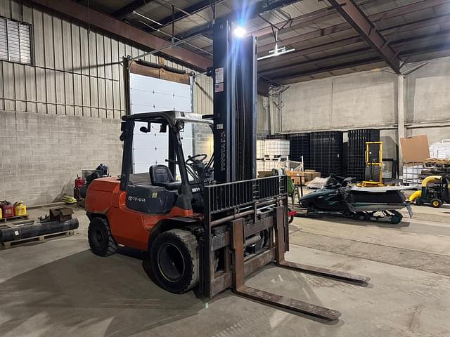 Image of Toyota 7FDAU50 equipment image 4