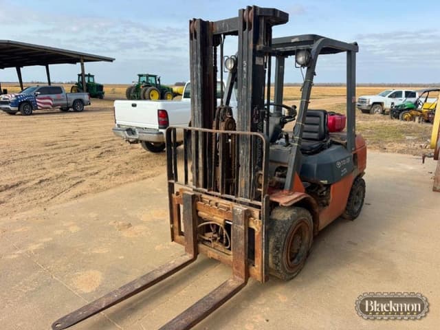 Image of Toyota 7FDU30 equipment image 4