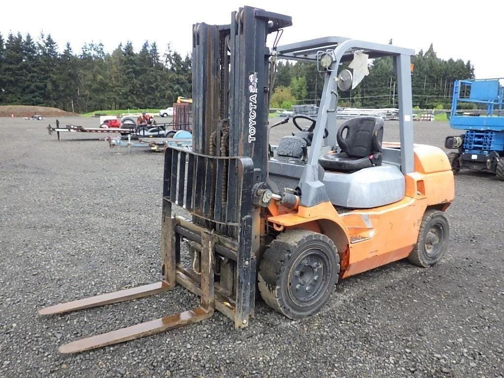 Toyota 7FDU35 Equipment Image0