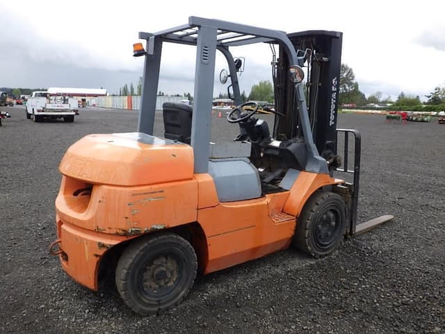 Image of Toyota 7FDU35 equipment image 4