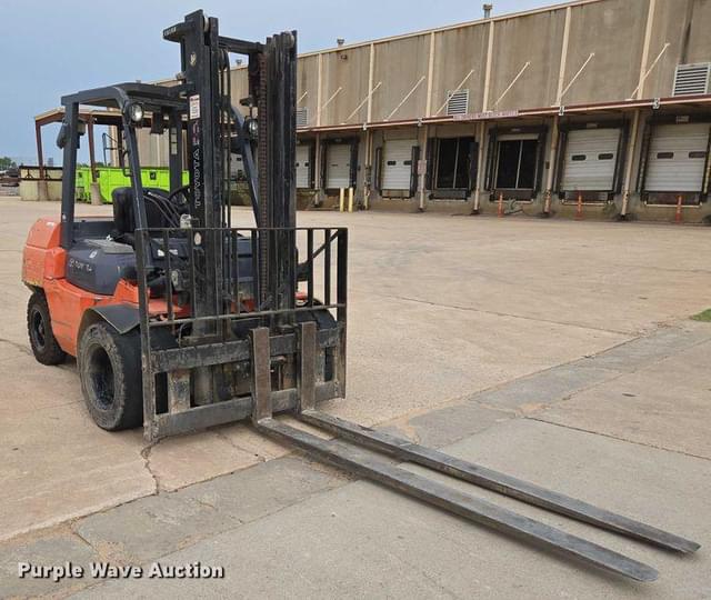 Image of Toyota 7FDU35 equipment image 2