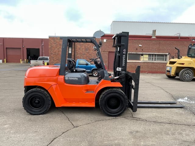 Image of Toyota 7FDU70 equipment image 3