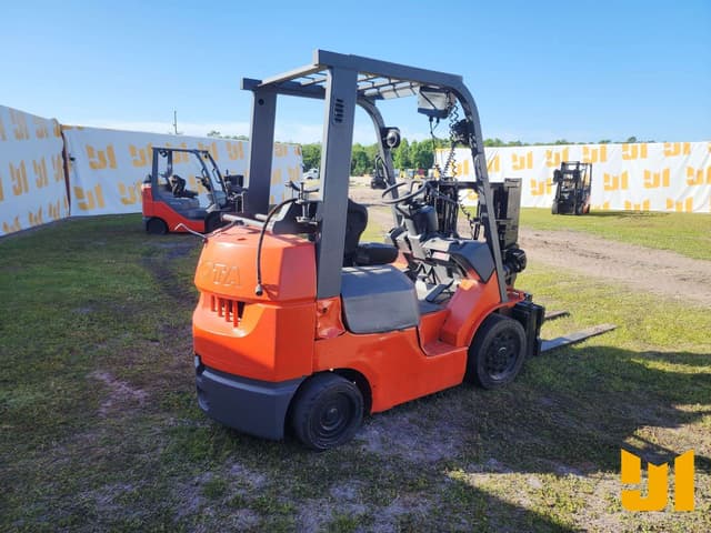 Image of Toyota 7FGCU25 equipment image 4
