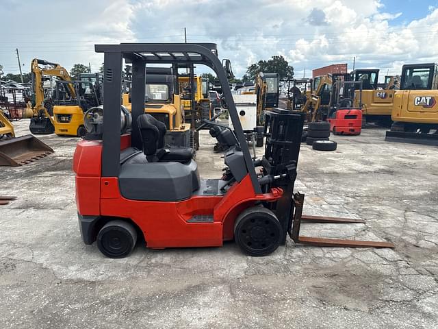 Image of Toyota 7FGCU25 equipment image 3