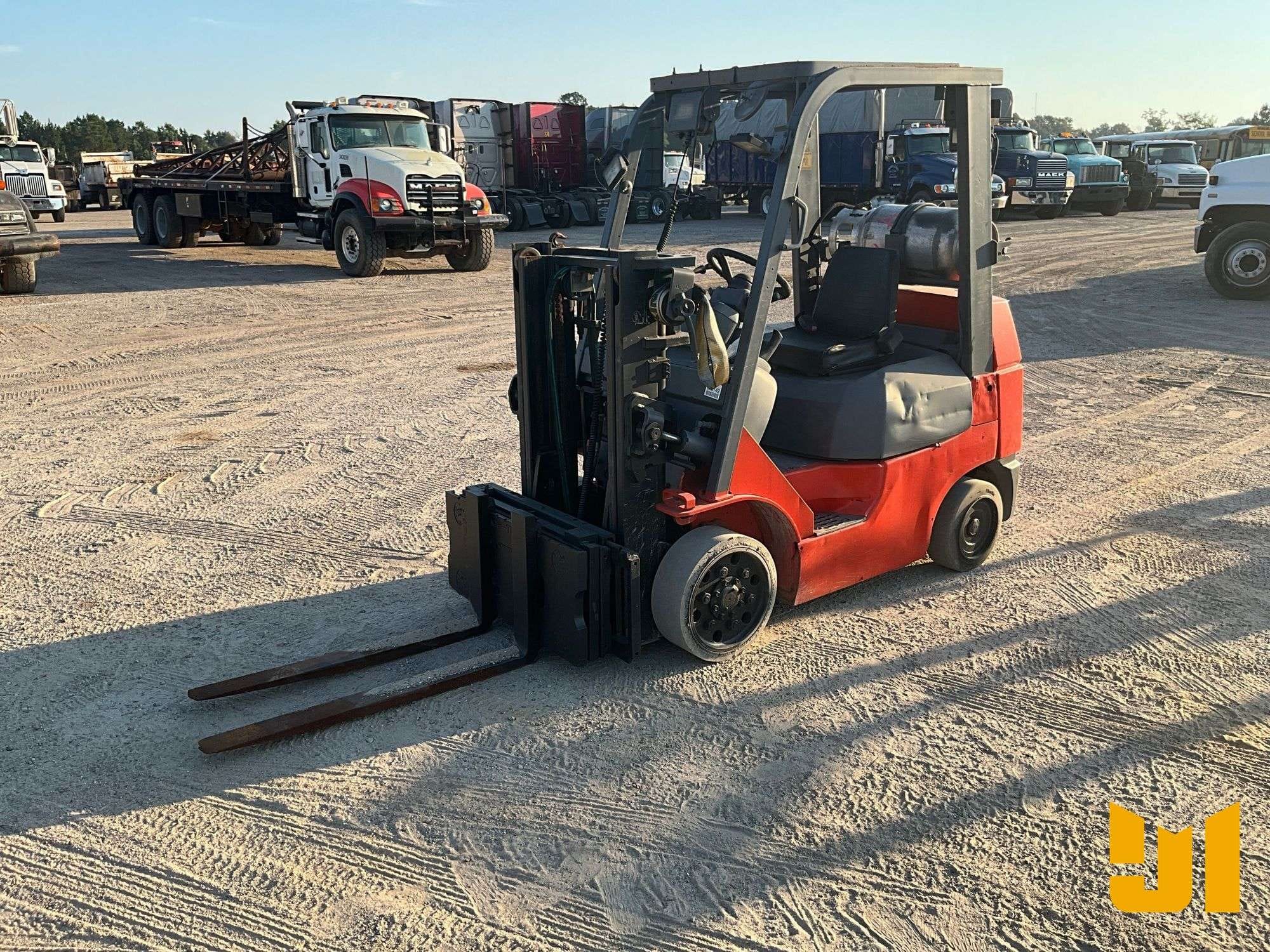 Toyota 7FGCU25 Equipment Image0